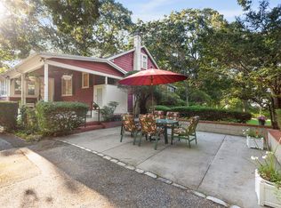 34 Oakhurst Rd, Hampton Bays, NY 11946