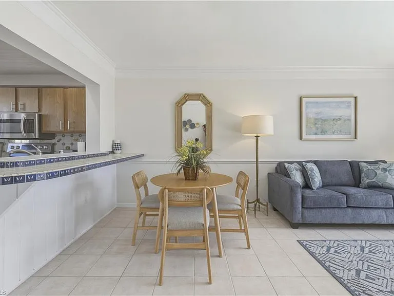 801 River Point Dr #303A — Photo 10