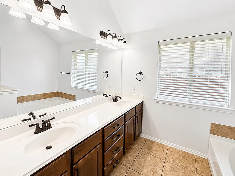 1501 Toucan Dr — Photo 13