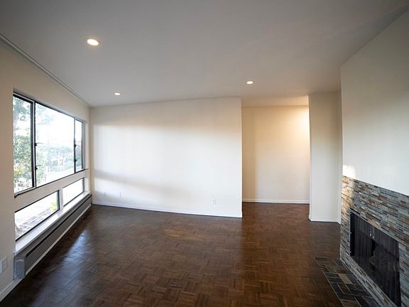 4th image of 80 El Camino Real APT E