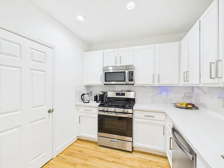 2520 Robinhood St #506 — Photo 22