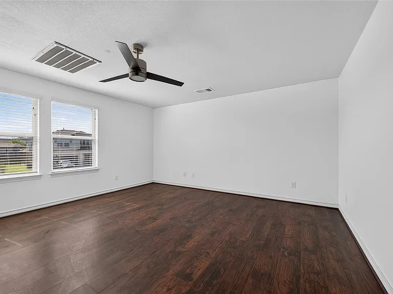 7634 Leonardo Dr — Photo 19