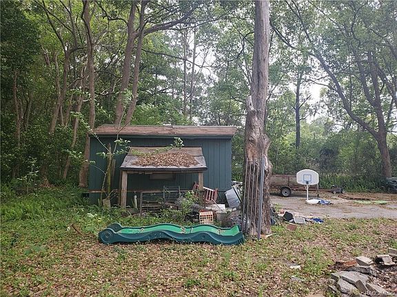 4th image of 901 E Hartshorn Ln