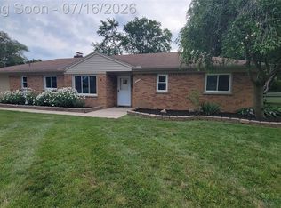 45437 Hecker Dr, Utica, MI 48317