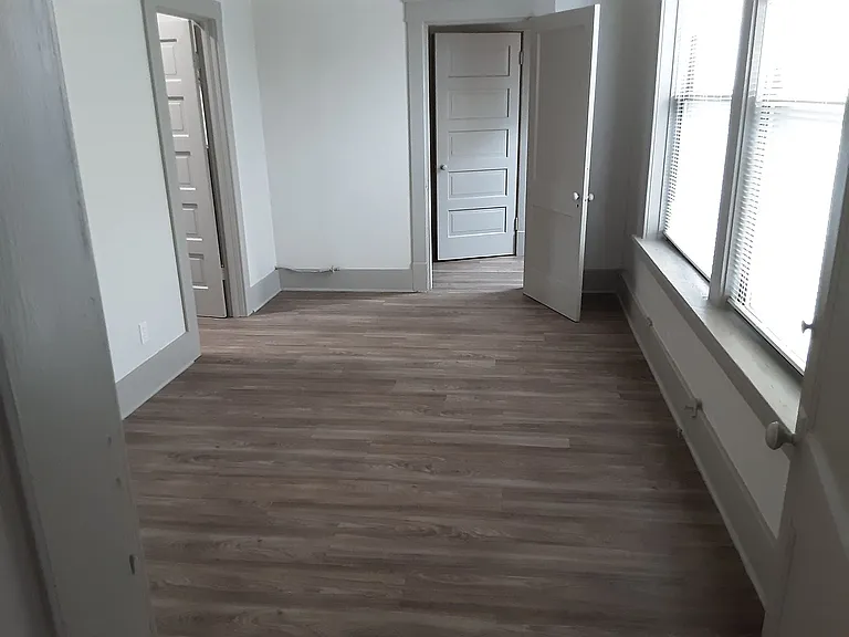 847 1/2 Massachusetts St — Photo 34