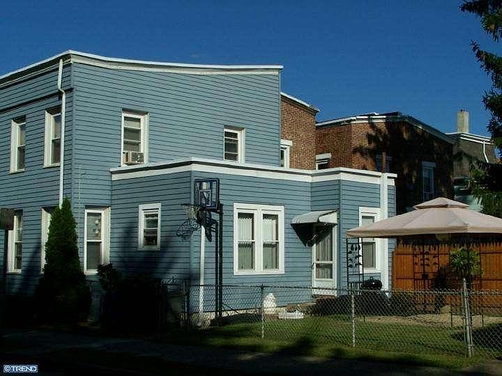 2nd image of 140 Franklin St