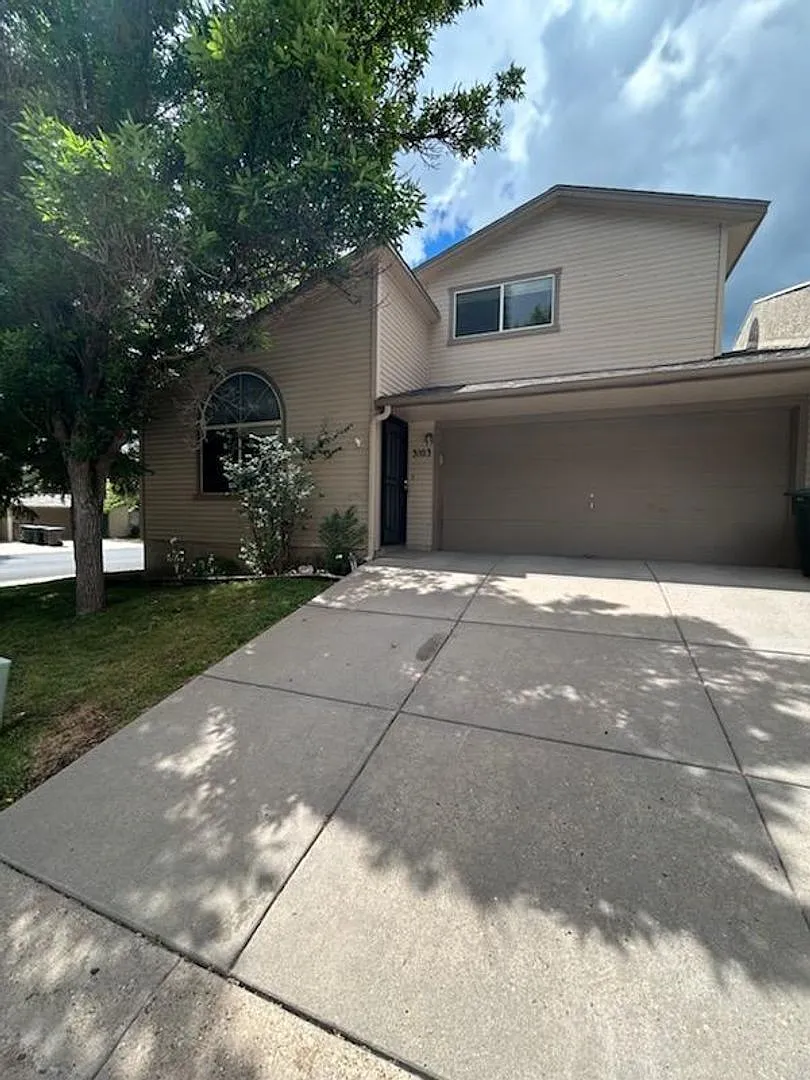 3-Bedroom Townhome in Desirable Lower Greenlaw — Photo 1