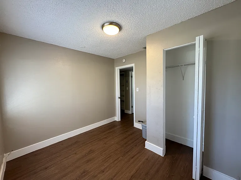 310 Longwood Dr — Photo 22