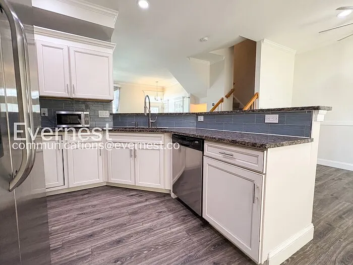 3951 Hartlake St — Photo 6