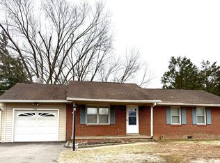 1104 Amherst Ave, Fredericksburg, VA 22405