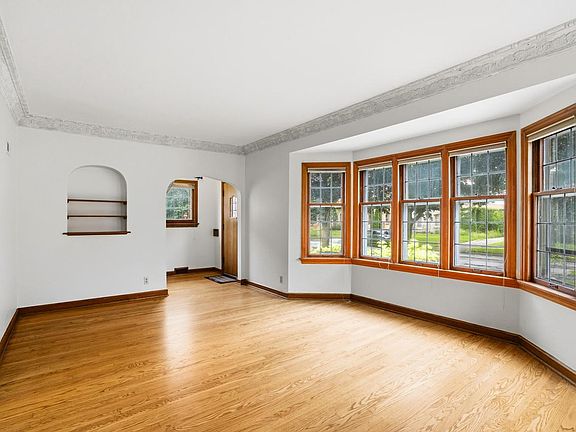 3rd image of 2821 N 70th STREET