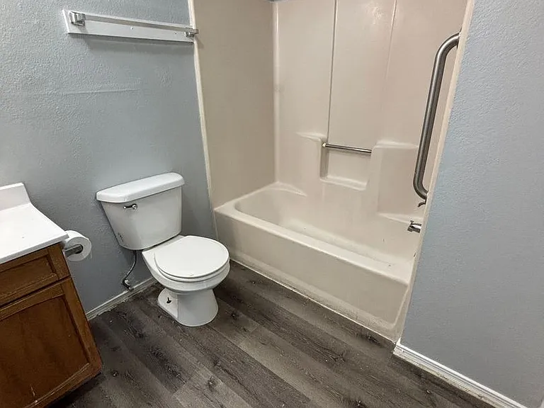 1450 Herschend Ln — Photo 22