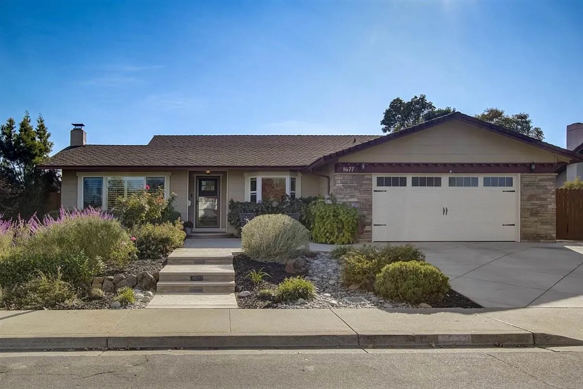 1677 De Leon Way photo 1