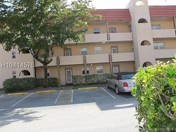 3rd image of 3091 Sunrise Lakes Dr E APT 109