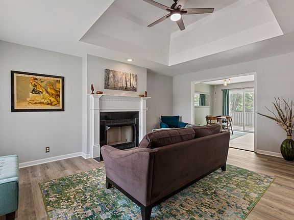 3rd image of 207 Cobblefield Ave