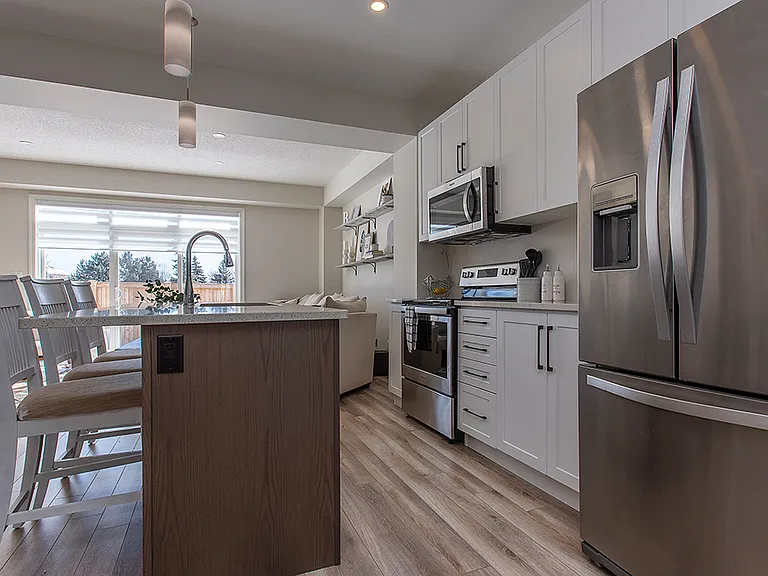 1538 Davenport Cres #HOUSE — Photo 2