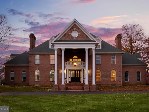 8 Glenberry Ct, Phoenix, MD 21131