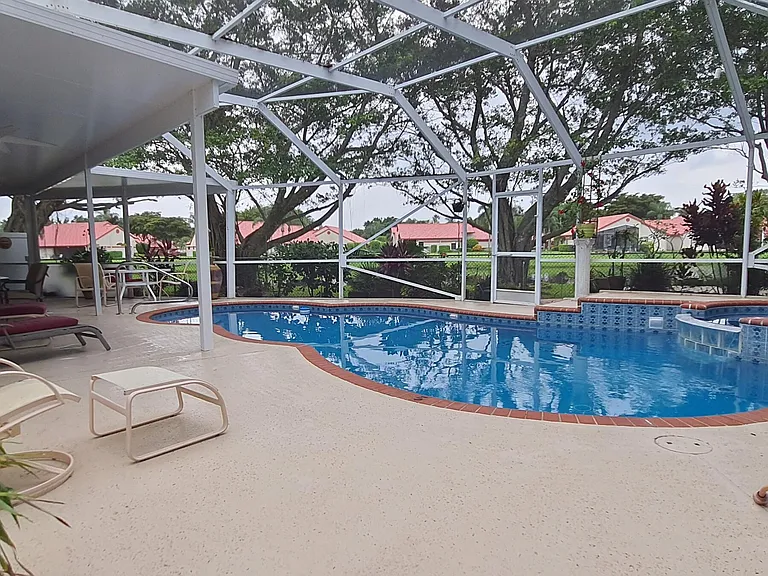 7628 Eagle Point Dr — Photo 32