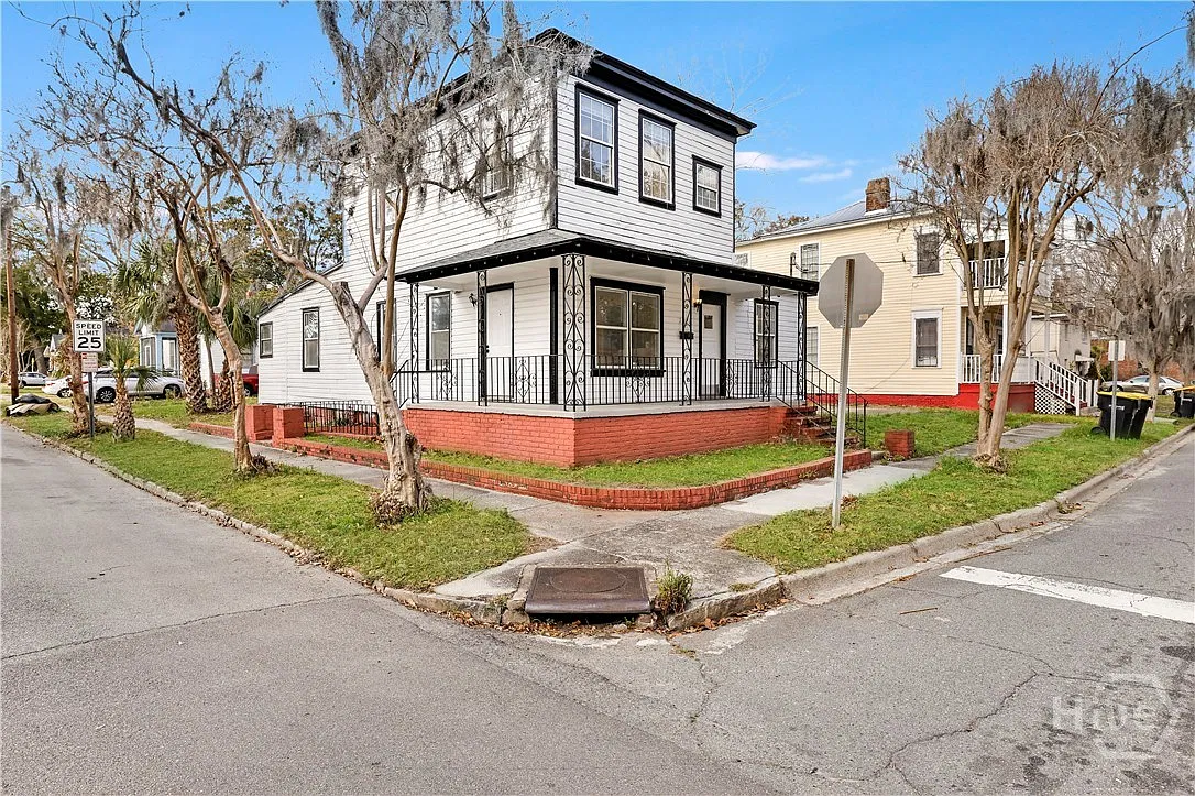 3 bed, 2.0 bath, 1773 sqft, $2,900 — Photo 1