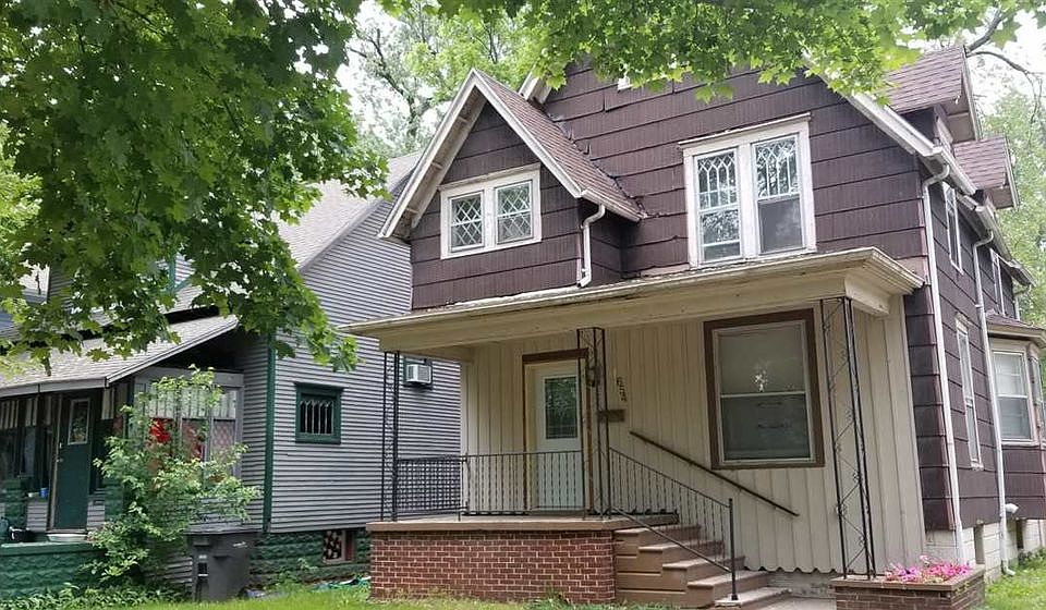 1st image of 654 W Lexington Ave