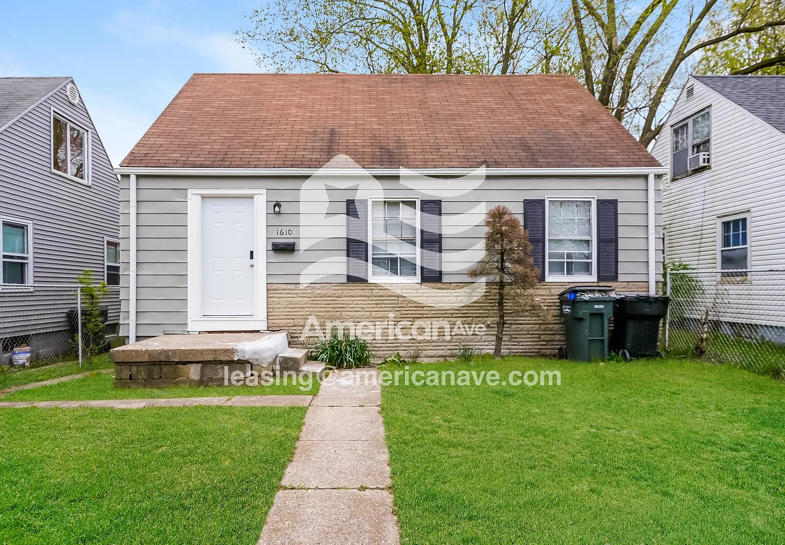 3 bed, 1.0 bath, 1237 sqft, $1,022 — Photo 1