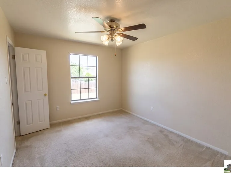 1506 Creek St — Photo 116
