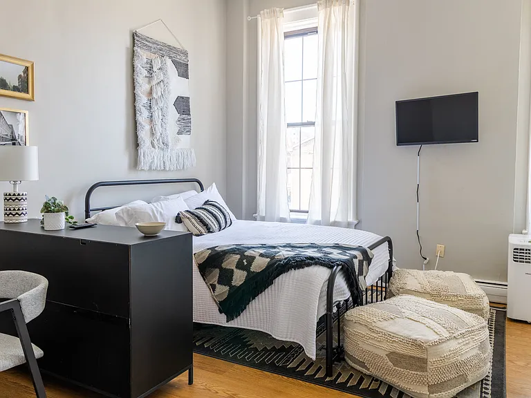 132 W Court St #4 — Photo 5