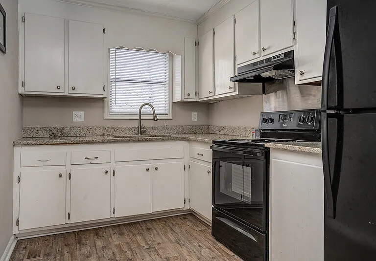 324 Lexington St #1 — Photo 5