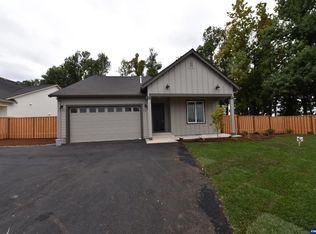 871 Oakleaf Way, Silverton, OR 97381