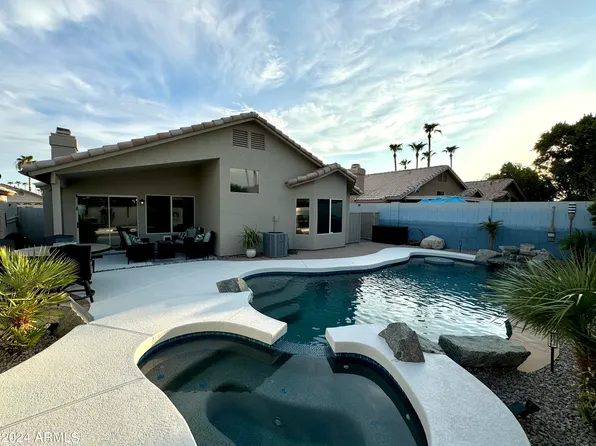 242 W OXFORD Lane, Gilbert, AZ 85233