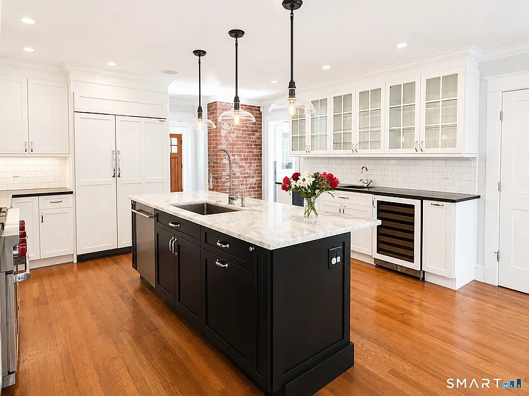 4 Raymond Pl — Photo 8