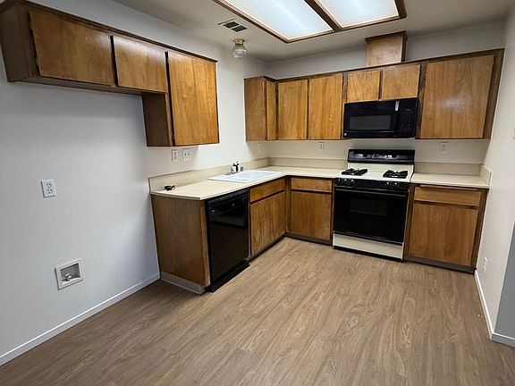 5th image of 2610-2698 S Bright St #2610