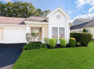 20 Amagansett Ct, Ridge, NY 11961