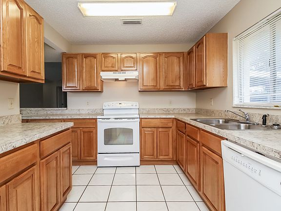 4th image of 1244 Tuxford Dr