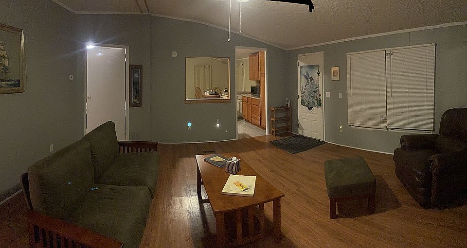 1st image of 4 Bear Creek Dr