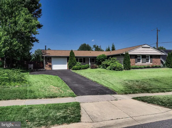 12008 Rockledge Dr, Bowie, MD 20715