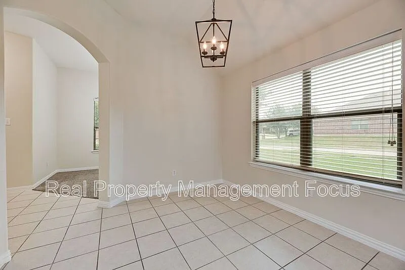 3 bed, 2.0 bath, 1520 sqft, $2,200 — Photo 4