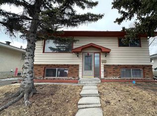 511 E Sabrina Rd SW, Calgary, AB T2W1Y7