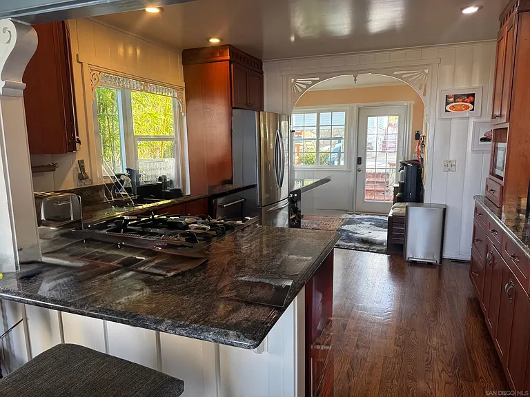 1357 Olivet St — Photo 15