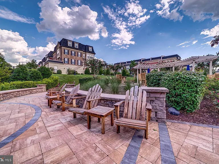 510 Overlook Park Dr #32 — Photo 64