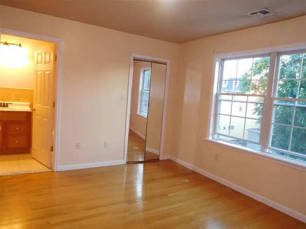 27 Jewett Avenue image 11 of 18