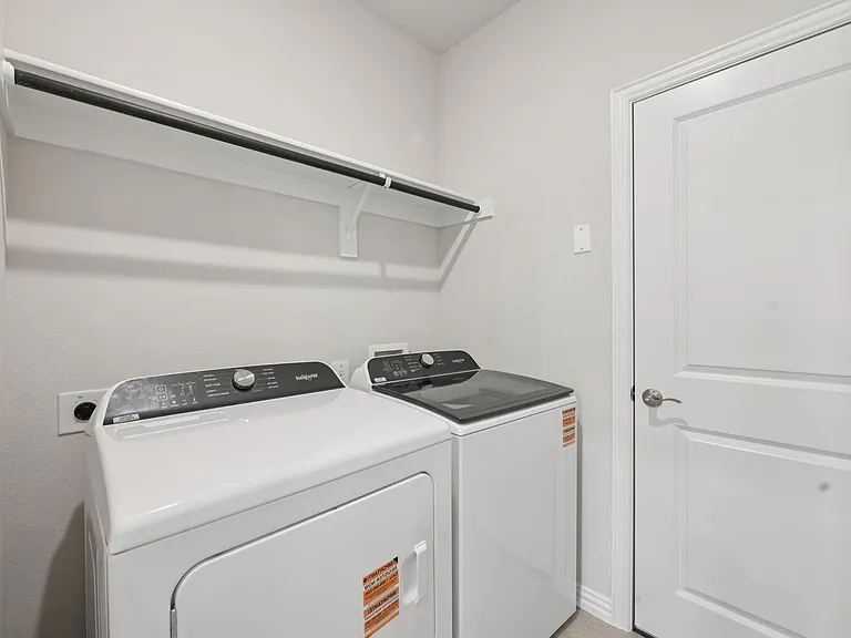 717 Leavenworth Dr — Photo 20