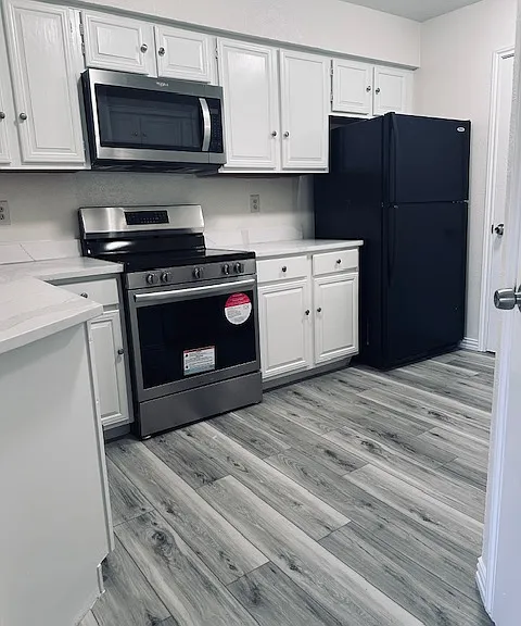 2504 Brook Hollow Ct — Photo 1