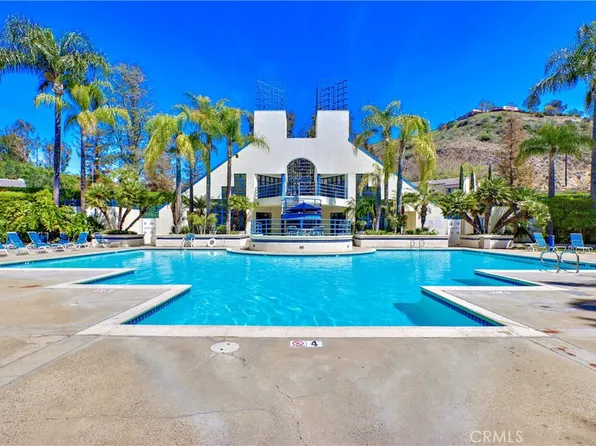 152 N Singingwood St Unit 6, Orange, CA 92869