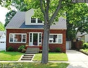 2nd image of 585 Lindell St