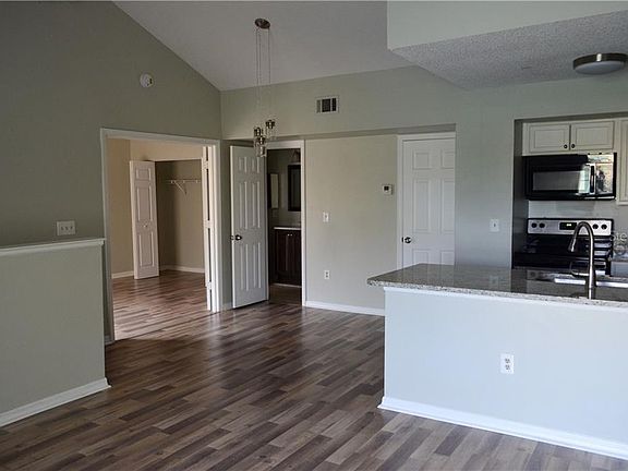 5th image of 429 Fountainhead Cir Unit 220