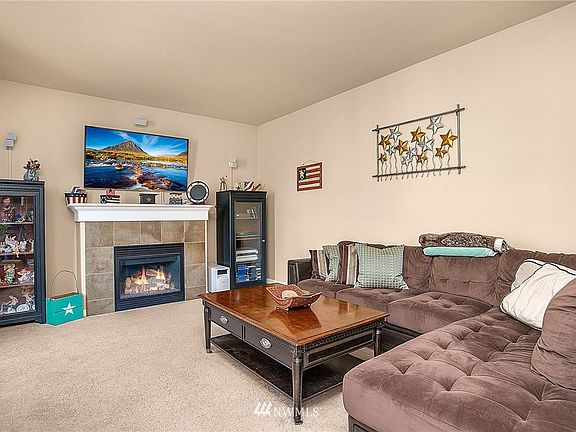 4th image of 2345 Pleasanton Court SE
