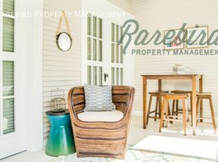 814 NE Broadway St, Portland, OR 97232