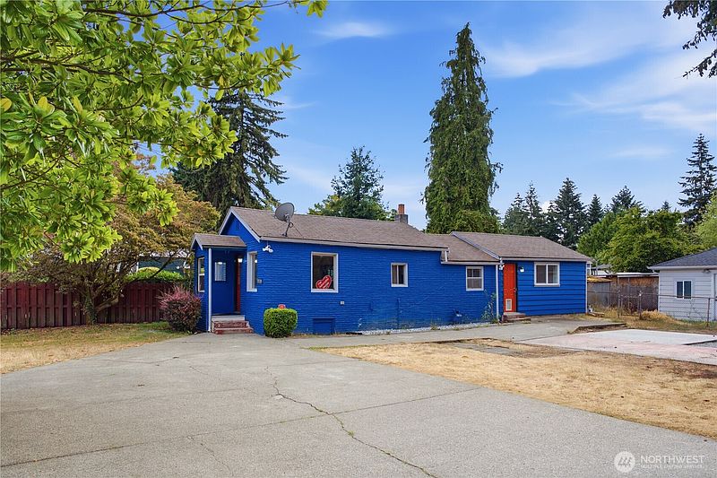 2nd image of 10409 3rd Avenue SW