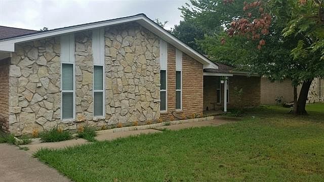 1st image of 1213 Storyglen St